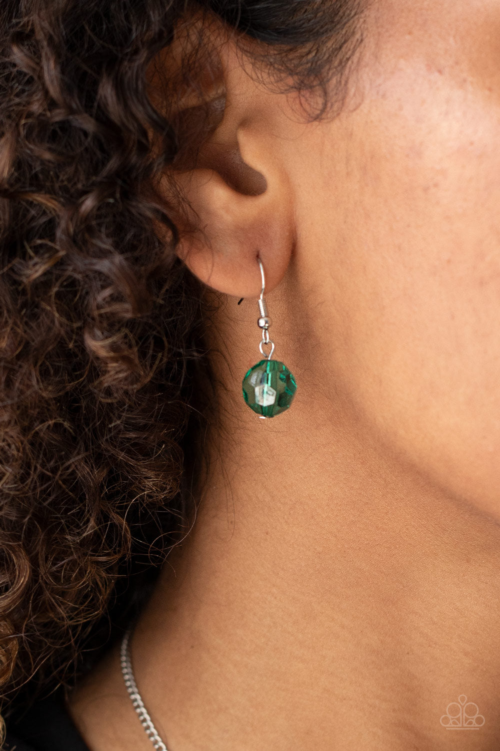 Party Girl Glow-Green Necklace