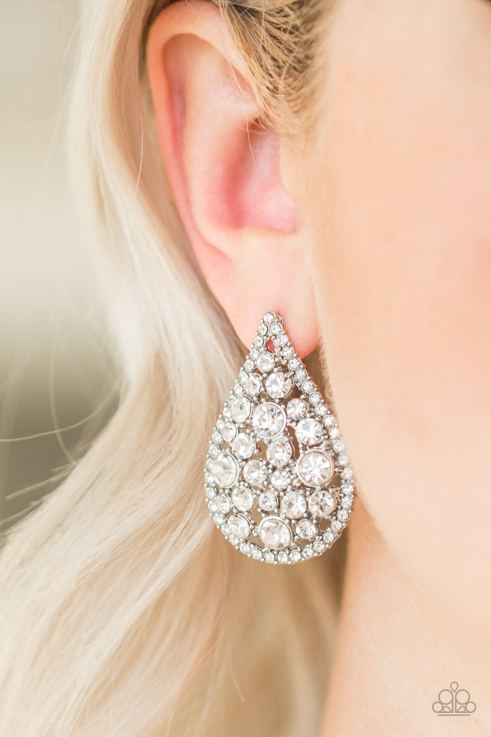 REIGN Storm-White Post Earring