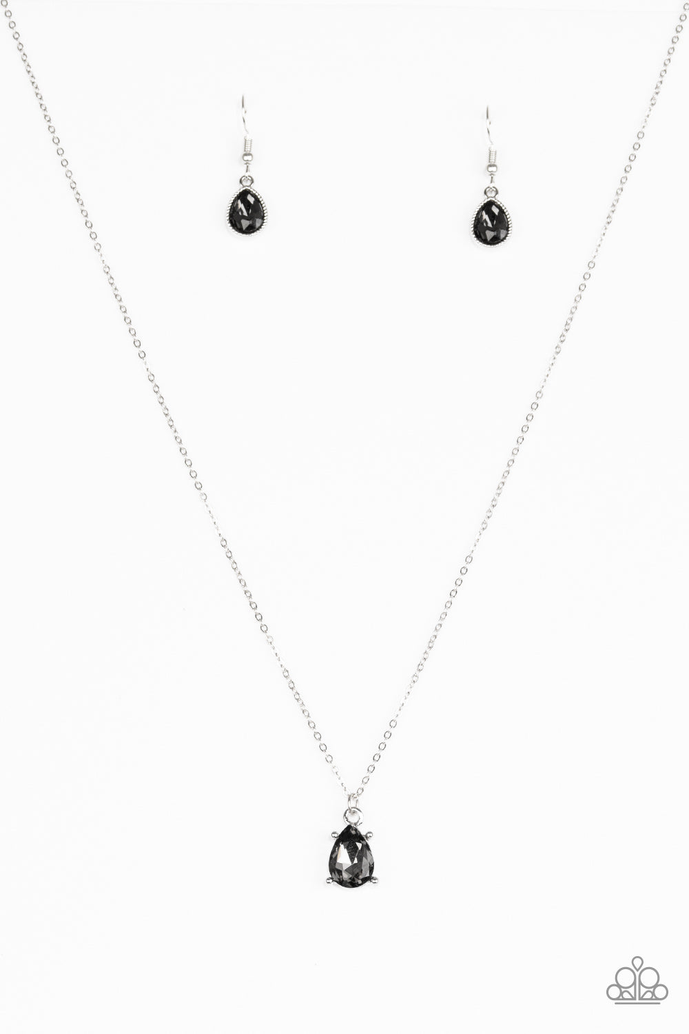 Classy Classicist - Silver Necklace