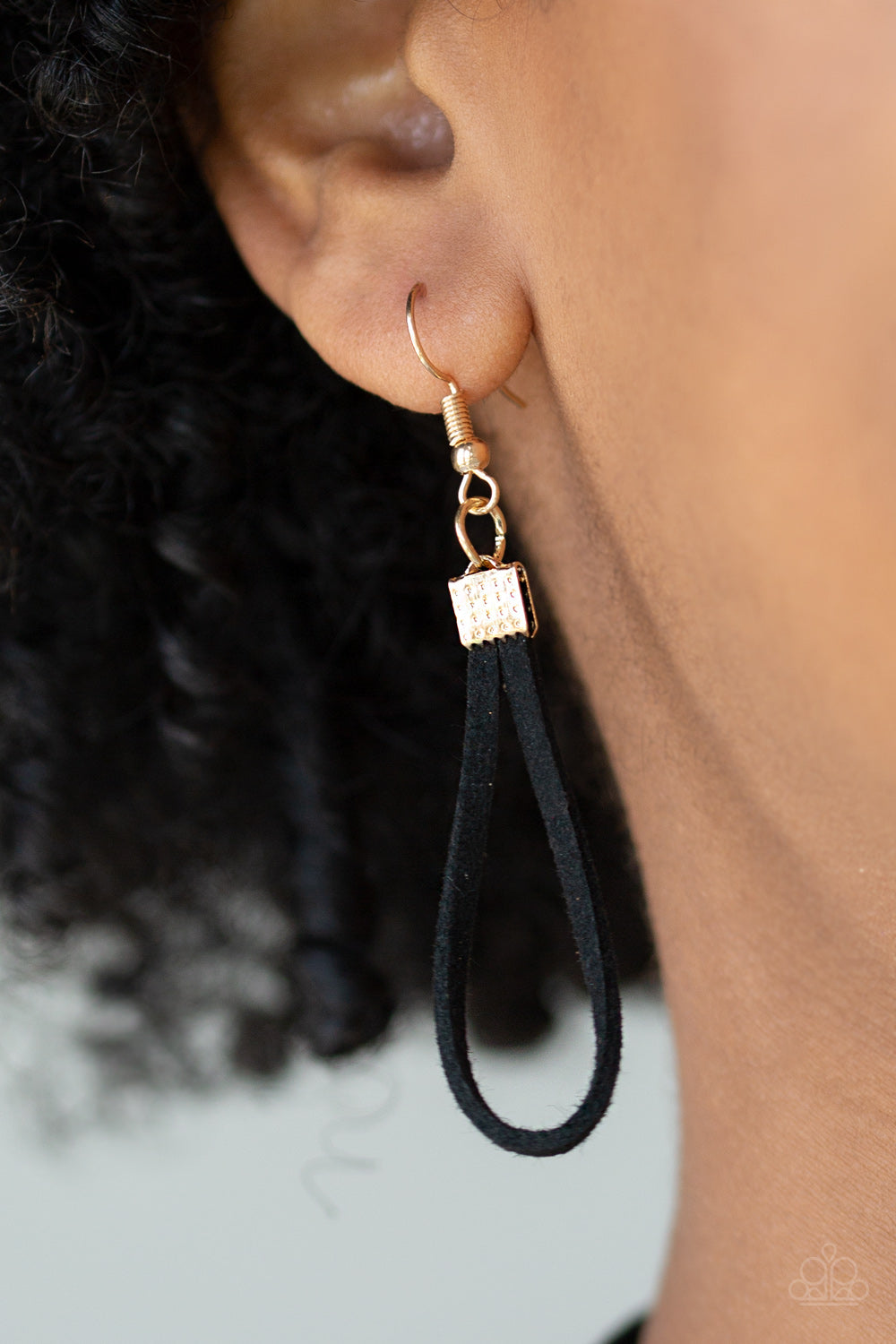 Walk The WALKABOUT-Gold Necklace