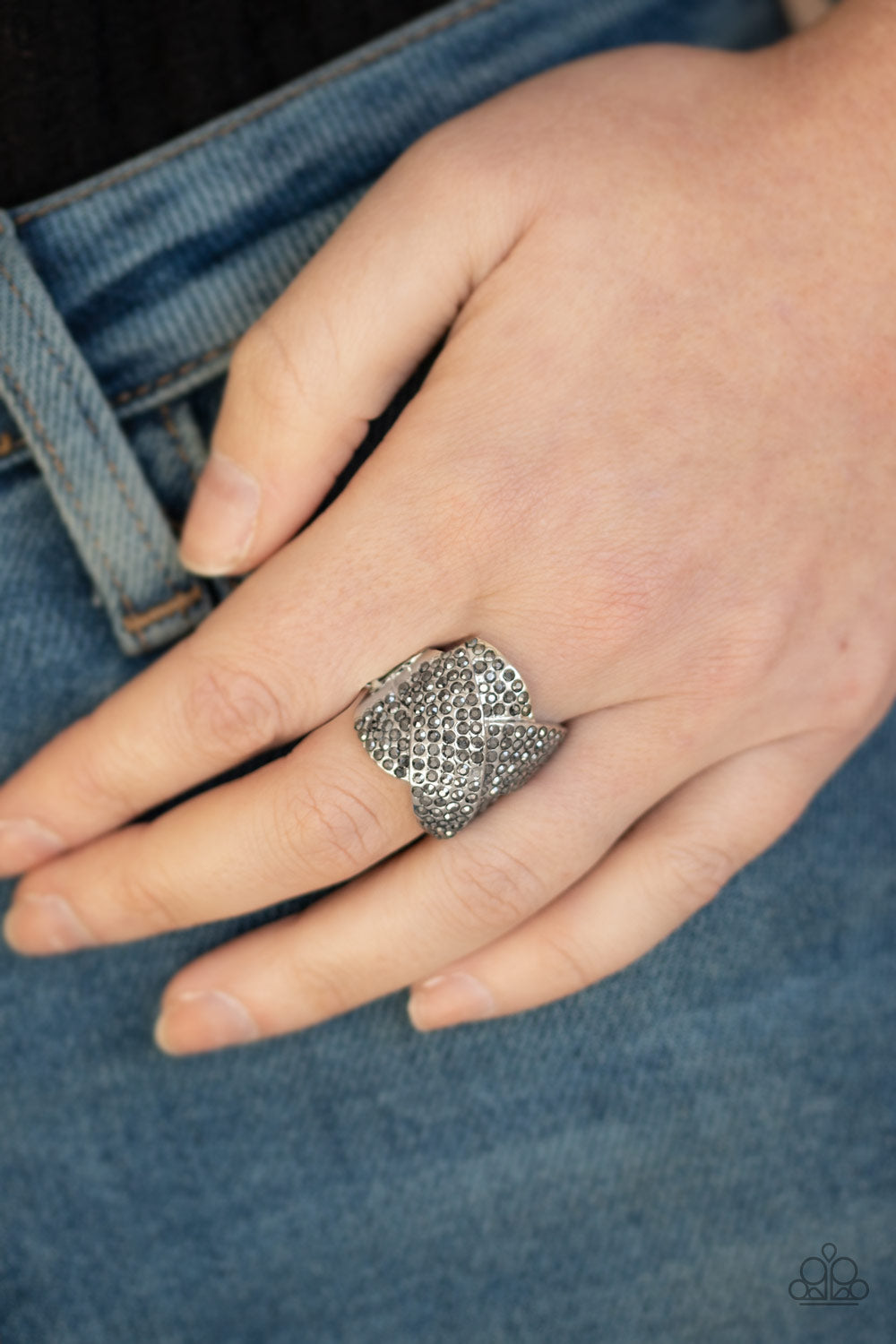 Scandalous Shimmer-Silver Ring