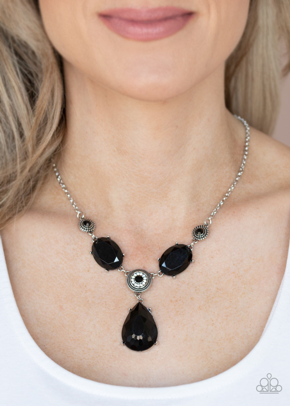 Heirloom Hideaway-Black Necklace