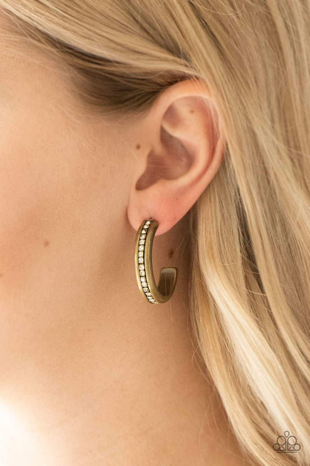 5th Avenue Fashionista-Brass Hoop Earring